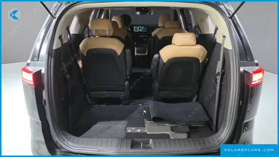 KIA CARNIVAL DIESEL 9-SEATER PRESTIGE