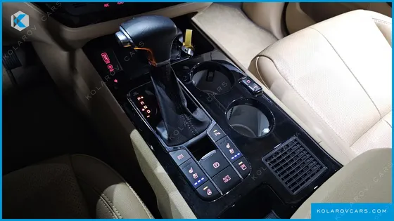 KIA CARNIVAL 9-SEATER HI-LIMOUSINE
