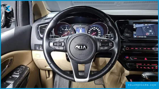 KIA CARNIVAL 9-SEATER HI-LIMOUSINE