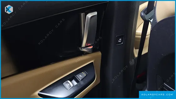 KIA CARNIVAL DIESEL 9-SEATER PRESTIGE