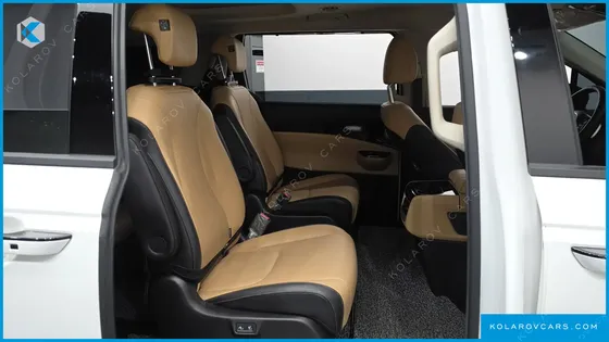 KIA CARNIVAL DIESEL 9-SEATER SIGNATURE