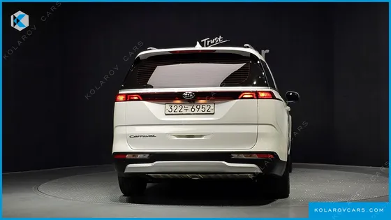 KIA CARNIVAL GASOLINE 9-SEATER PRESTIGE