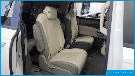 KIA CARNIVAL GASOLINE 9-SEATER PRESTIGE