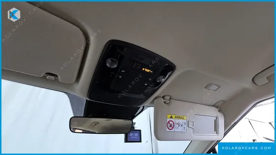 KIA CARNIVAL GASOLINE 9-SEATER PRESTIGE