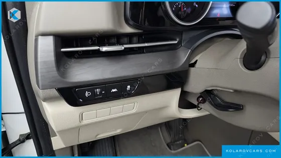 KIA CARNIVAL GASOLINE 9-SEATER PRESTIGE
