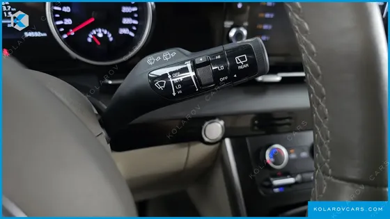 KIA CARNIVAL GASOLINE 9-SEATER PRESTIGE