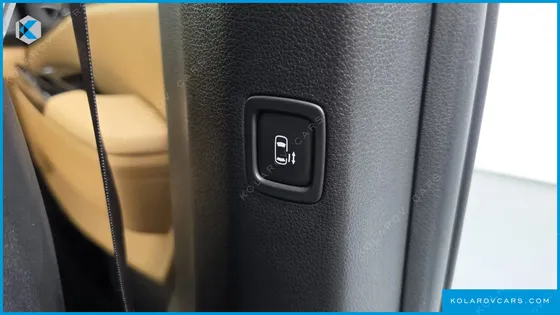 KIA CARNIVAL DIESEL 9-SEATER NOBLESSE