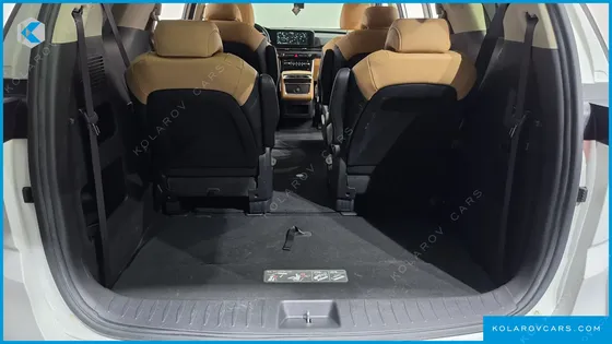 KIA CARNIVAL DIESEL 9-SEATER NOBLESSE