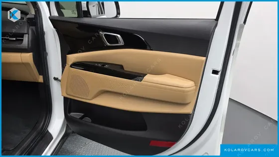 KIA CARNIVAL DIESEL 9-SEATER NOBLESSE