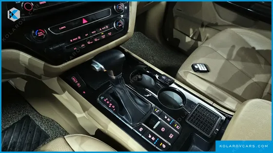 KIA CARNIVAL 9-SEATER HI-LIMOUSINE