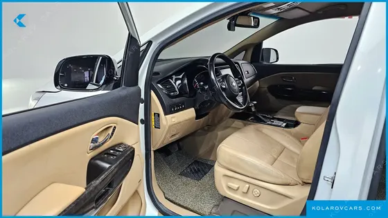 KIA CARNIVAL 9-SEATER HI-LIMOUSINE