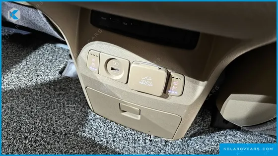 KIA CARNIVAL 9-SEATER HI-LIMOUSINE