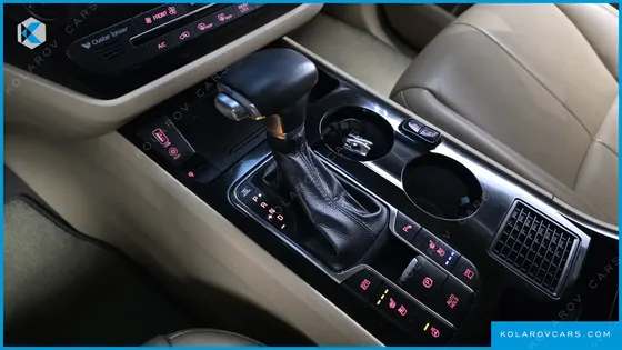 KIA CARNIVAL 9-SEATER HI-LIMOUSINE