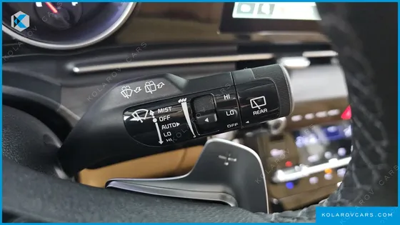 KIA CARNIVAL GASOLINE 9-SEATER NOBLESSE