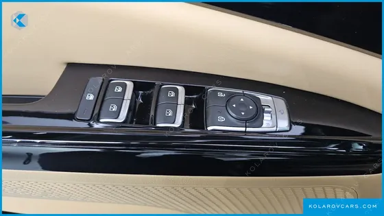 KIA CARNIVAL GASOLINE 9-SEATER NOBLESSE