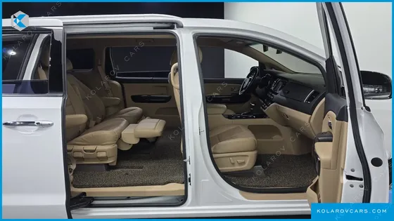 KIA CARNIVAL 7-SEATER LIMOUSINE