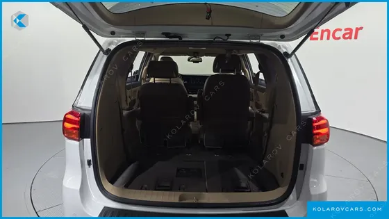 KIA CARNIVAL 7-SEATER LIMOUSINE
