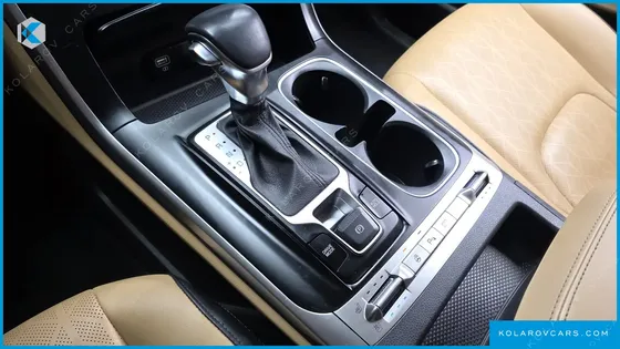 KIA CARNIVAL GASOLINE 9-SEATER PRESTIGE