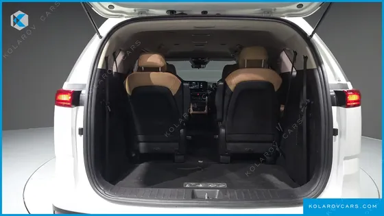 KIA CARNIVAL GASOLINE 9-SEATER PRESTIGE