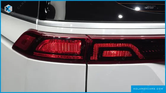 KIA CARNIVAL GASOLINE 9-SEATER PRESTIGE