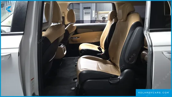 KIA CARNIVAL GASOLINE 9-SEATER PRESTIGE