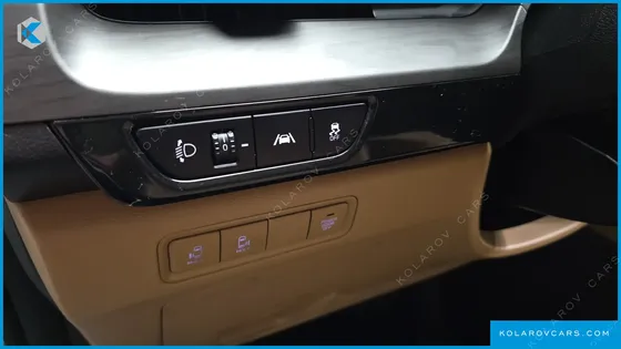 KIA CARNIVAL GASOLINE 9-SEATER PRESTIGE