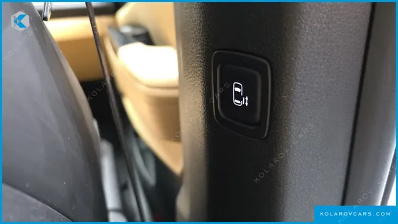 KIA CARNIVAL GASOLINE 9-SEATER PRESTIGE