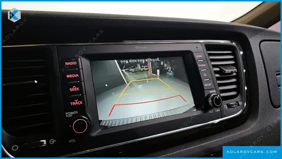 KIA CARNIVAL GASOLINE 7-SEATER LIMOUSINE