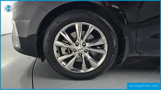 KIA CARNIVAL GASOLINE 9-SEATER NOBLESSE SPECIAL