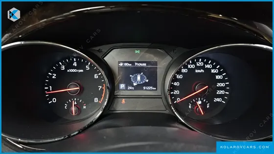 KIA CARNIVAL GASOLINE 9-SEATER NOBLESSE SPECIAL