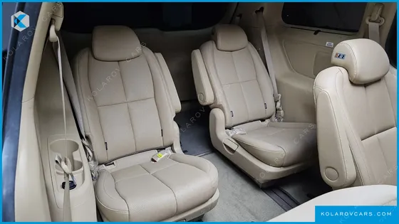 KIA CARNIVAL GASOLINE 9-SEATER NOBLESSE SPECIAL