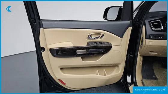 KIA CARNIVAL GASOLINE 9-SEATER NOBLESSE SPECIAL
