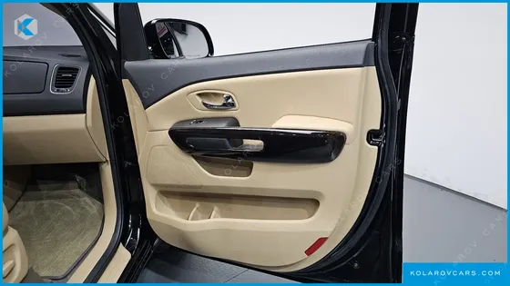 KIA CARNIVAL GASOLINE 9-SEATER NOBLESSE SPECIAL