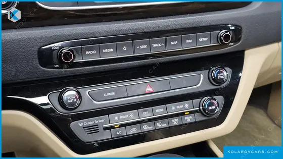 KIA CARNIVAL GASOLINE 9-SEATER NOBLESSE SPECIAL