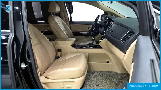 KIA CARNIVAL GASOLINE 9-SEATER HI-LIMOUSINE