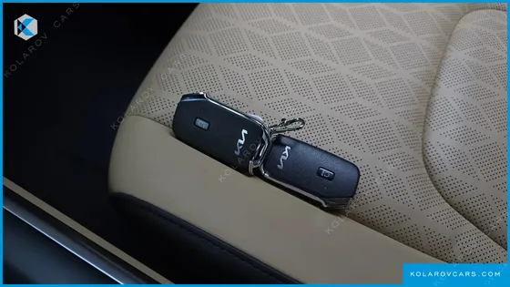 KIA CARNIVAL DIESEL 9-SEATER PRESTIGE