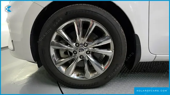 KIA CARNIVAL 9-SEATER PRSTIGE
