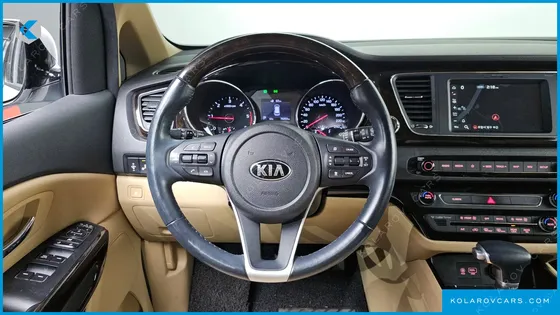 KIA CARNIVAL 9-SEATER PRSTIGE