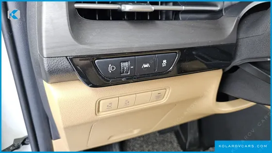 KIA CARNIVAL DIESEL 9-SEATER PRESTIGE