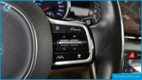 KIA CARNIVAL DIESEL 9-SEATER PRESTIGE