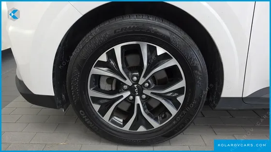 KIA CARNIVAL DIESEL 9-SEATER PRESTIGE