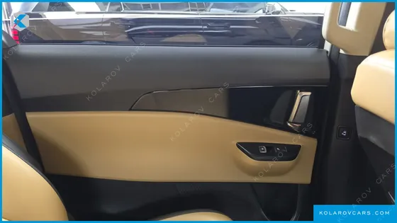 KIA CARNIVAL DIESEL 9-SEATER PRESTIGE