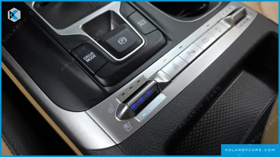 KIA CARNIVAL DIESEL 9-SEATER PRESTIGE