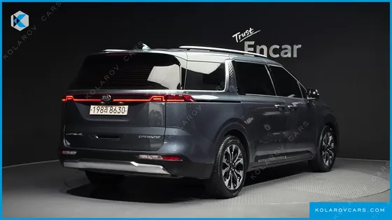 KIA CARNIVAL GASOLINE 7-SEATER SIGNATURE