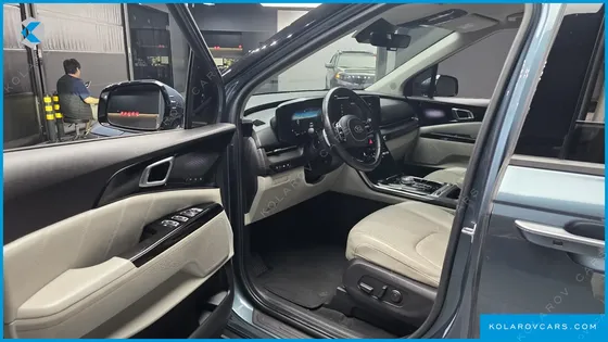 KIA CARNIVAL GASOLINE 7-SEATER SIGNATURE