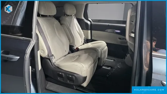 KIA CARNIVAL GASOLINE 7-SEATER SIGNATURE