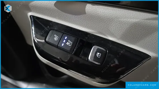 KIA CARNIVAL GASOLINE 7-SEATER SIGNATURE