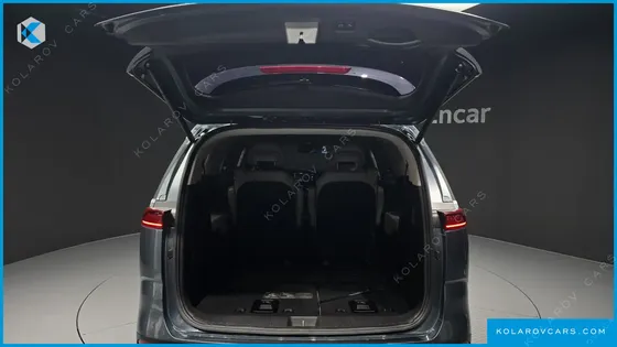 KIA CARNIVAL GASOLINE 7-SEATER SIGNATURE