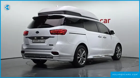 KIA CARNIVAL GASOLINE 7-SEATER HI-LIMOUSINE