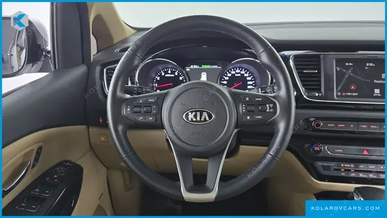 KIA CARNIVAL GASOLINE 7-SEATER HI-LIMOUSINE